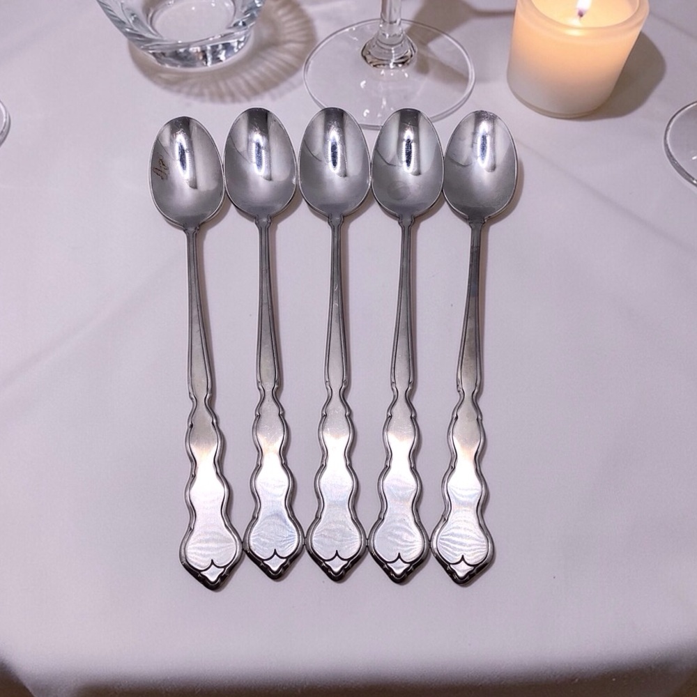 Oneida Valerie Iced Tea Spoons Set of 5 Distinction Deluxe Stainless USA 7.5”.